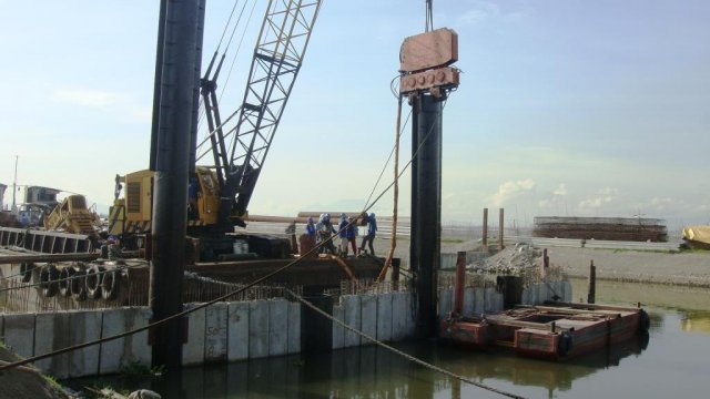 Pile Driving Works using Hydraulic Vibratory Hammer